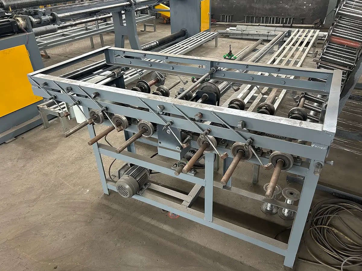 Wire bobbin winding machine for CNC hexagonal wire mesh production, capable of winding 12 bobbins simultaneously in a single operation