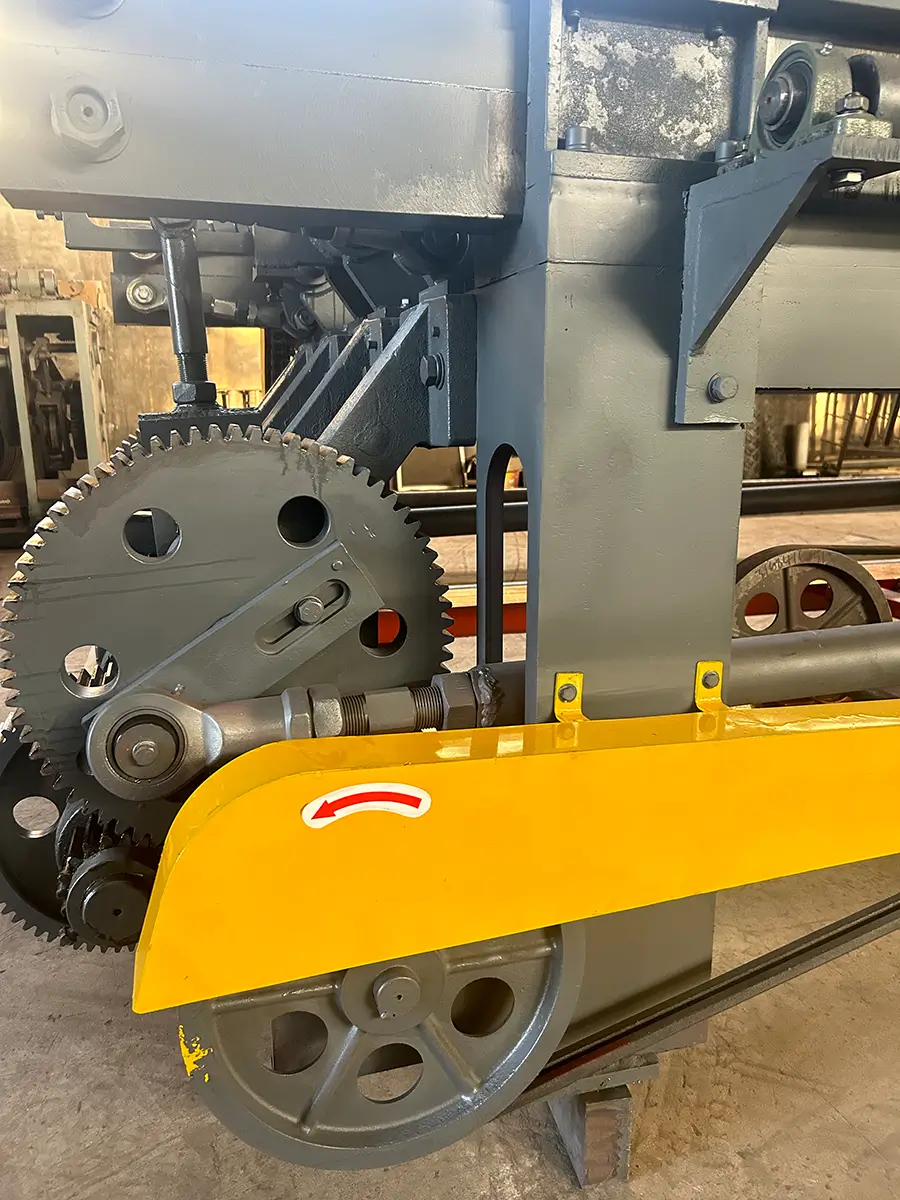 Belt pulley with protective safety cover transmitting 7.5kW motor output power to all downstream mechanisms of the horizontal gabion mesh machine.